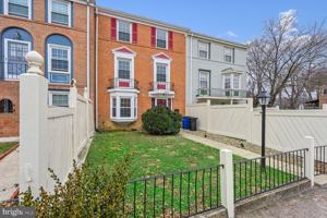 featured image of 8102 Pinelake Ct