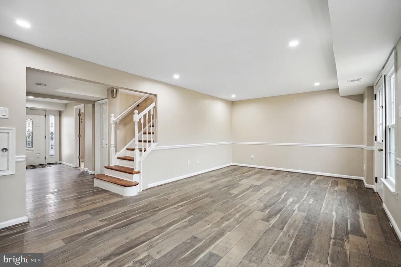 8102 Pinelake Ct - Photo 4 of 22