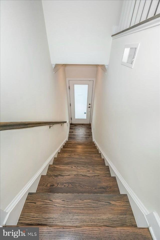 45366 Daveno Sq - Photo 4 of 50