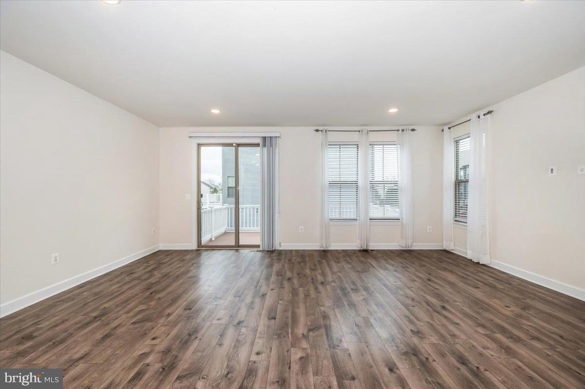 45366 Daveno Sq - Photo 7 of 50