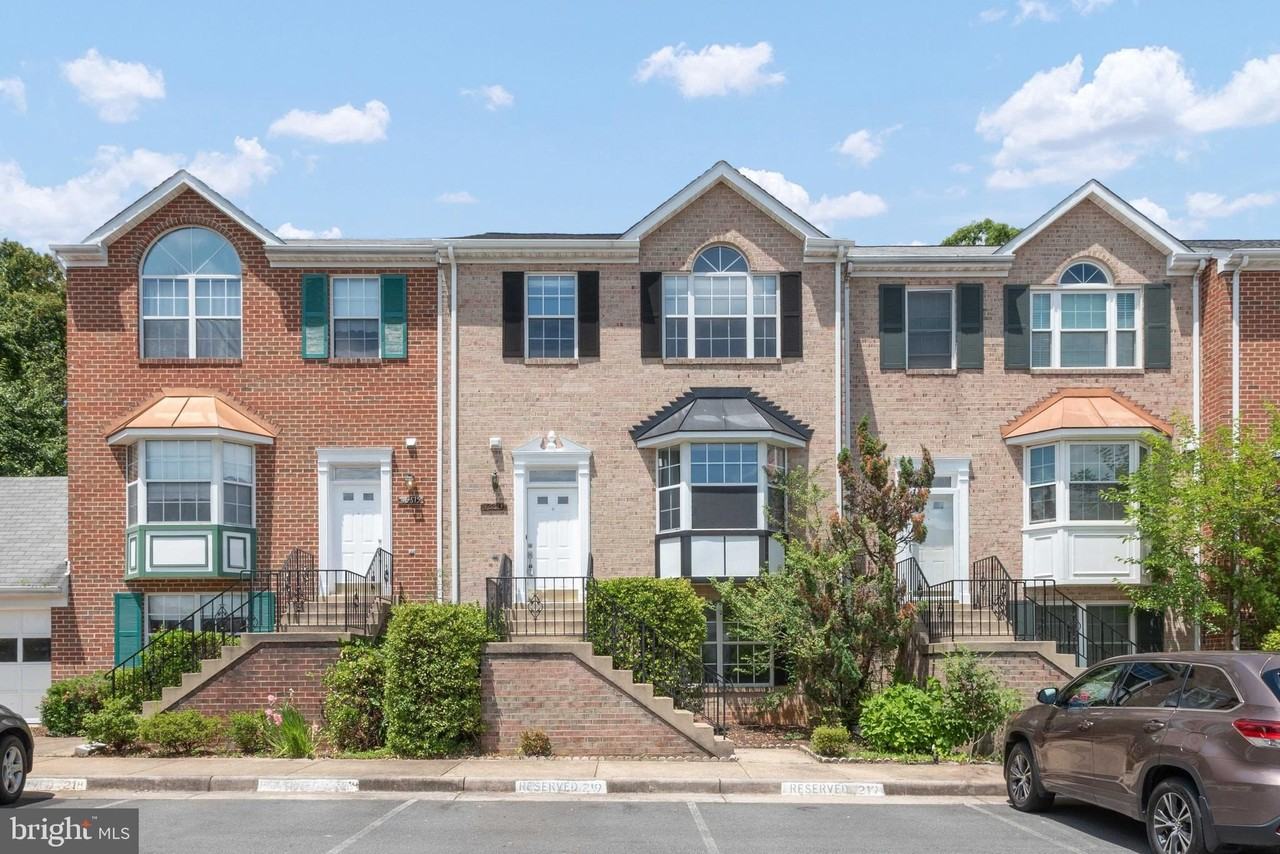 46613 Silhouette Sq - Photo 2 of 33