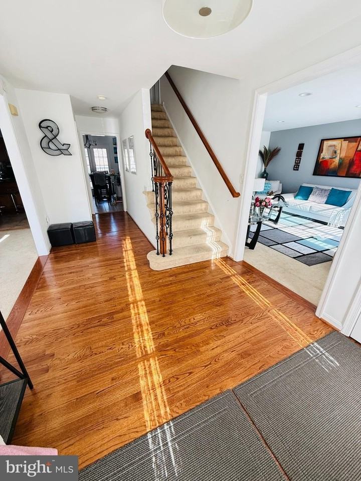 16108 Kennedy St - Photo 5 of 45