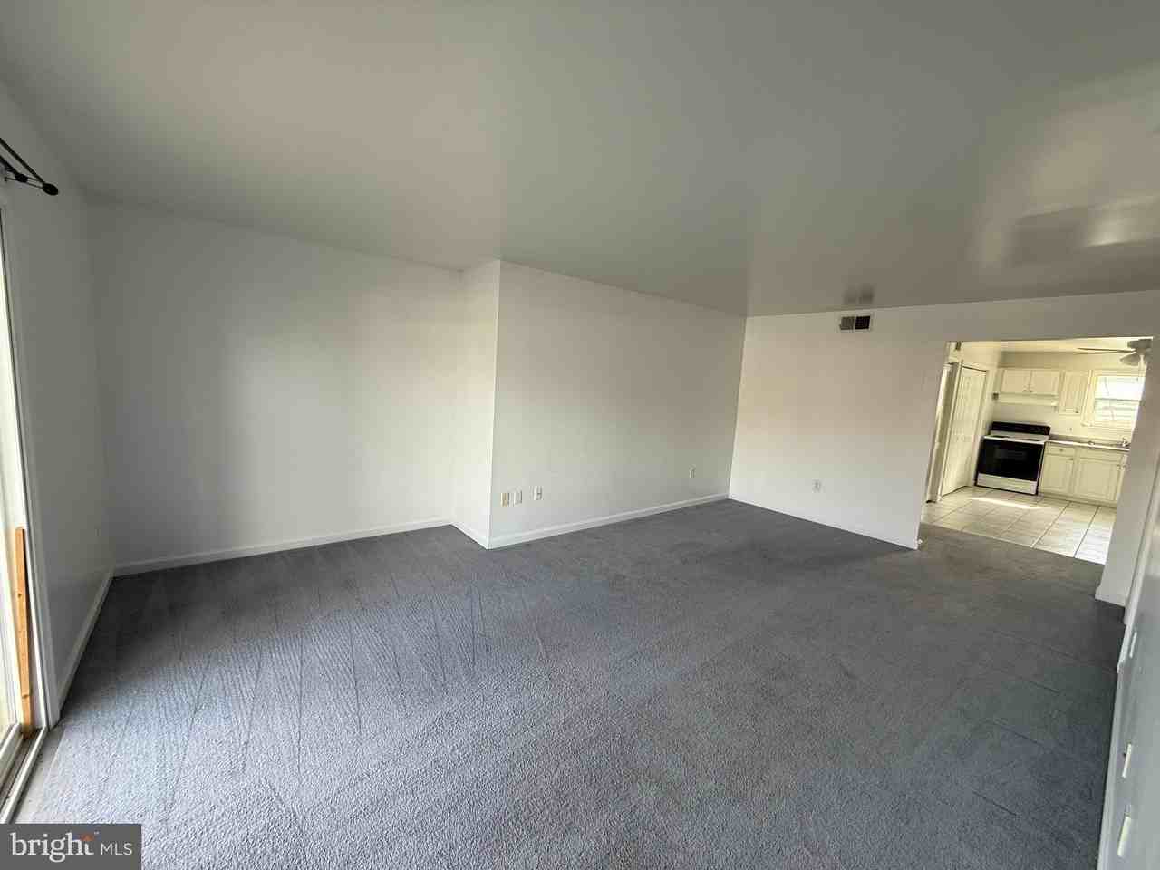 11 Taft Ave Apt 1 - Photo 2 of 7