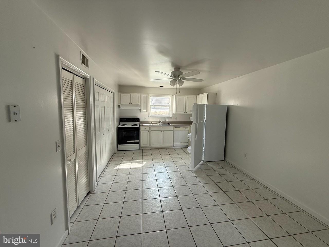 11 Taft Ave Apt 1 - Photo 3 of 7