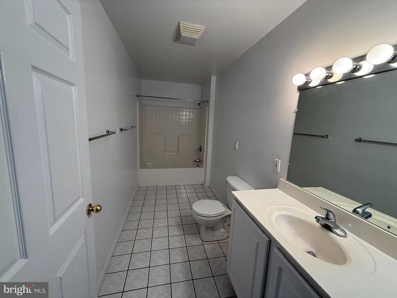 11 Taft Ave Apt 1 - Photo 6 of 7