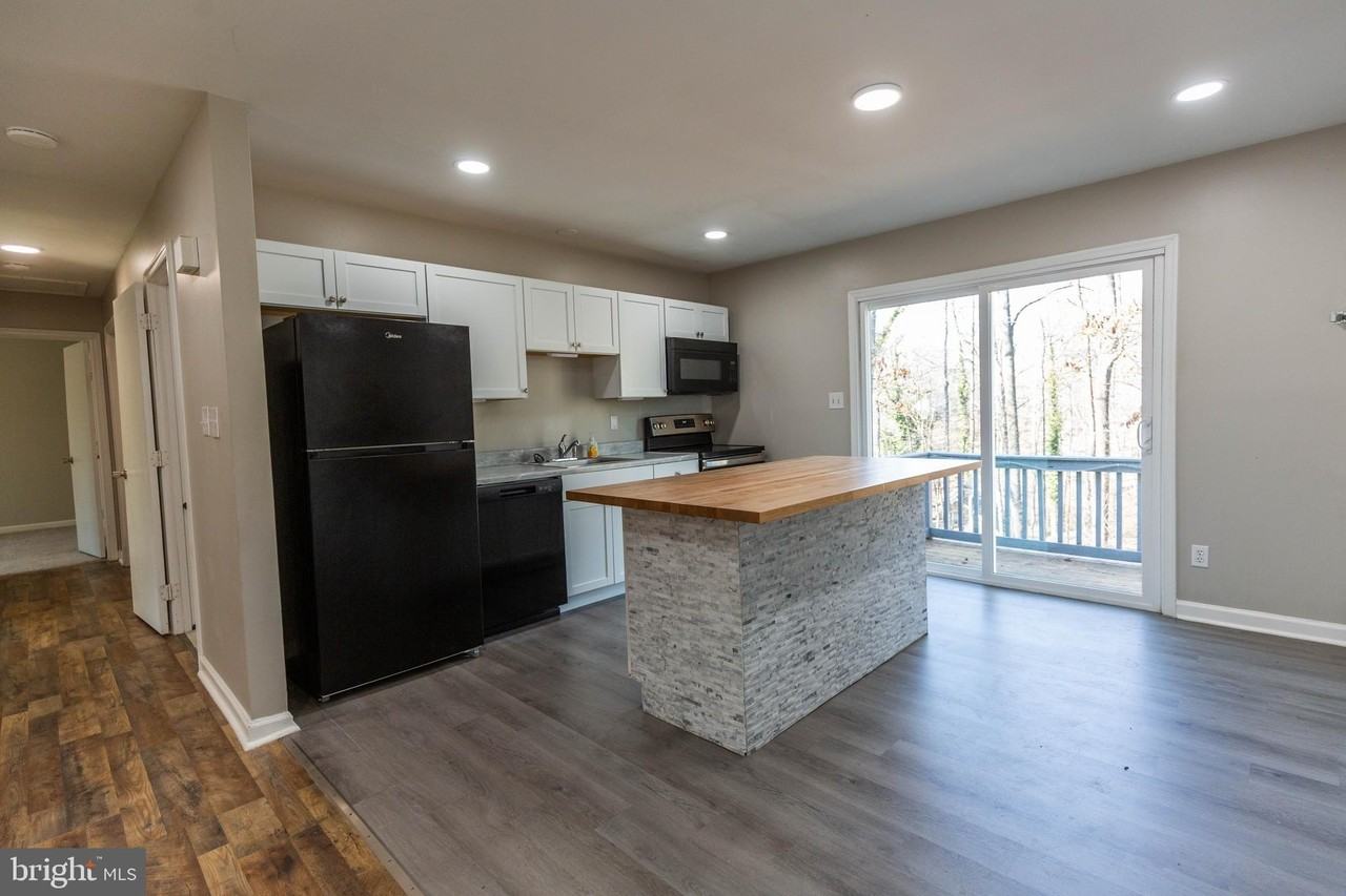 462 Wild Rose Ln - Photo 7 of 37