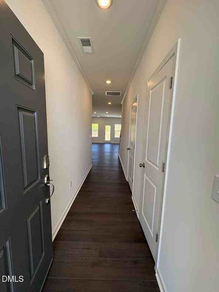 425 Venetian Dr - Photo 6 of 15