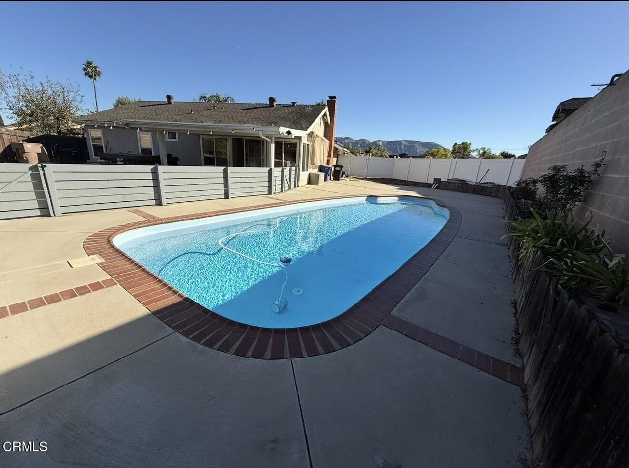 1047 Village Sq - Photo 3 of 9