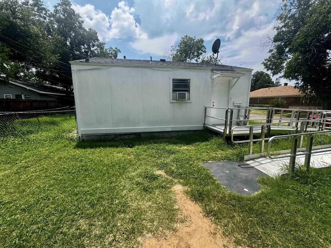 1814 Pearl Ave - Photo 6 of 6