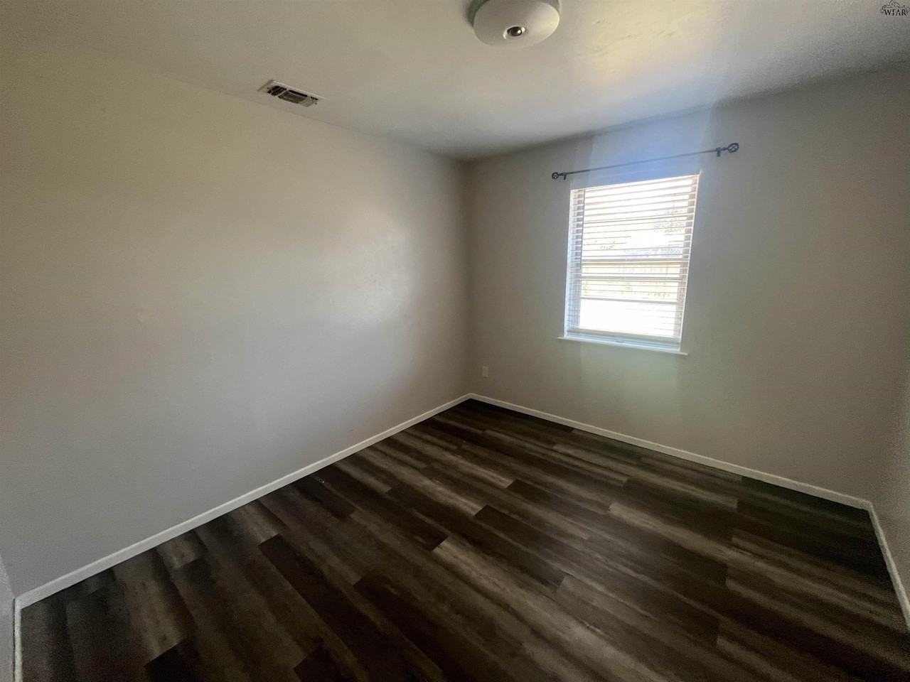 2 Rene Cir - Photo 7 of 11