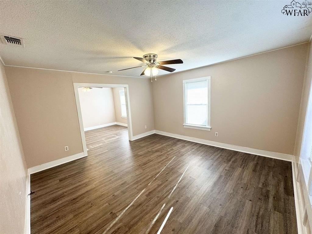 1517 Blonde St - Photo 4 of 20