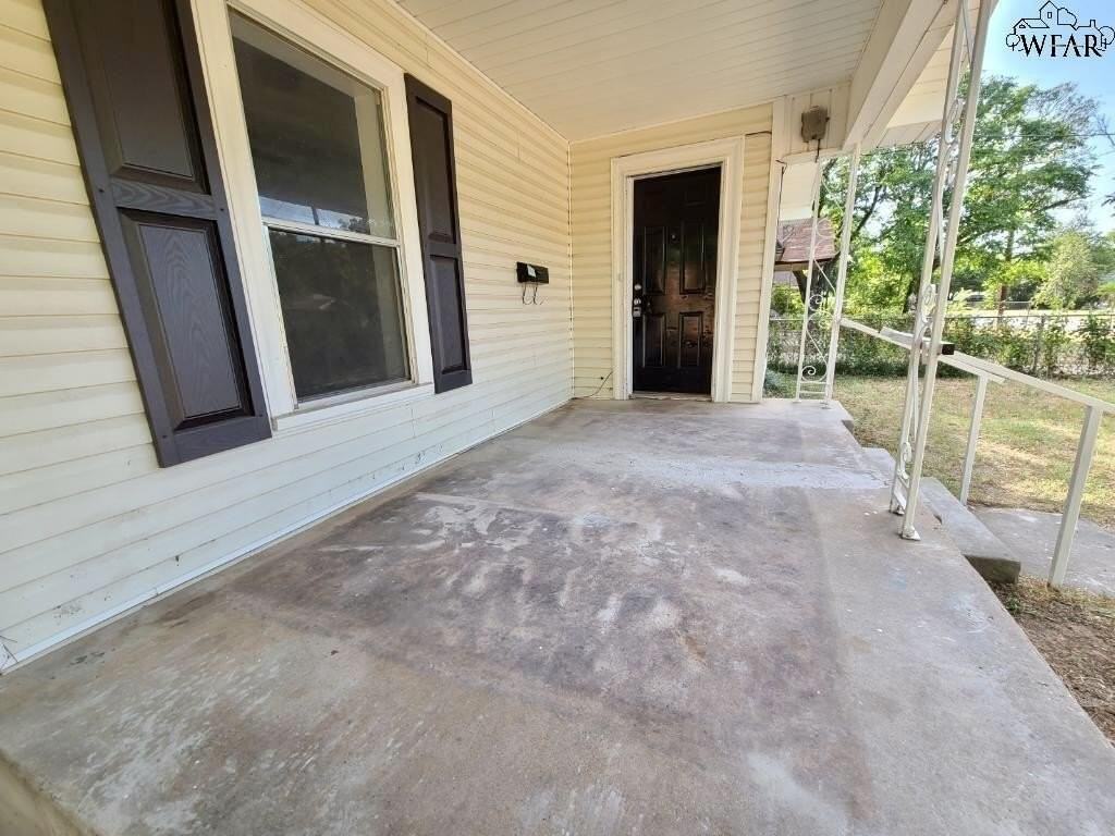 1517 Blonde St - Photo 2 of 20