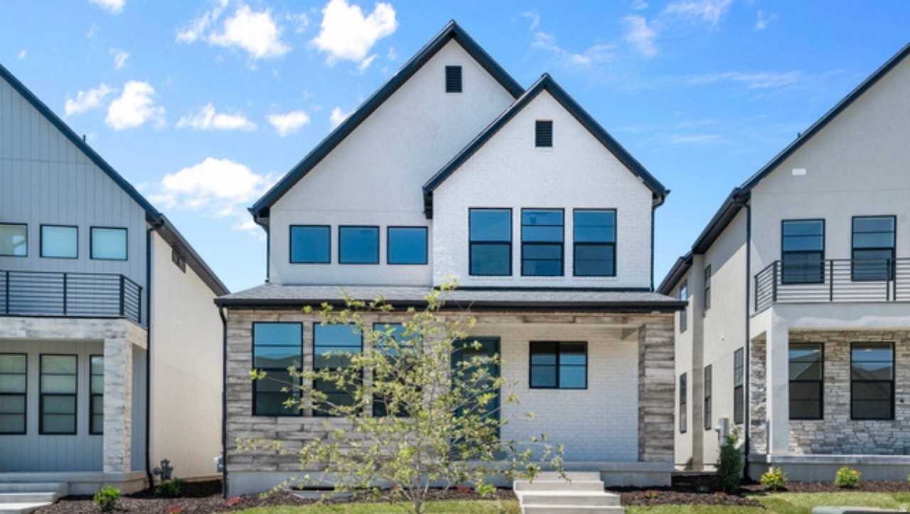 2415 N Ribe Ln - Photo 3 of 17