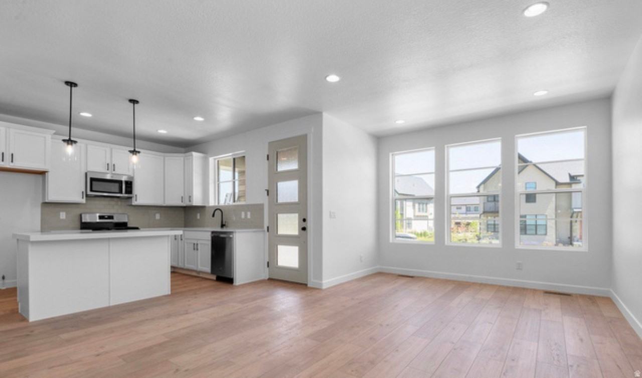 2415 N Ribe Ln - Photo 5 of 17