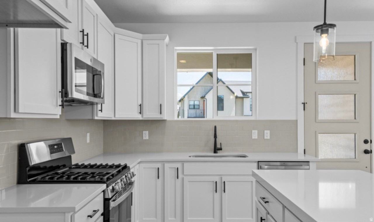 2415 N Ribe Ln - Photo 6 of 17