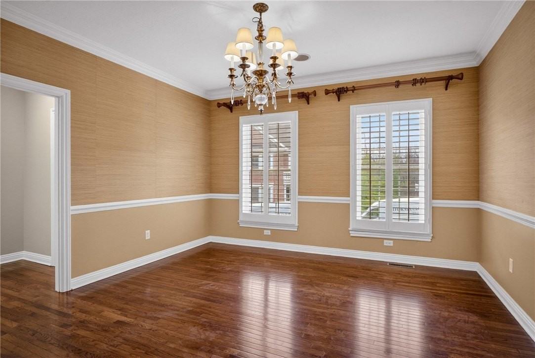 402 Georgetowne Ct - Photo 5 of 48