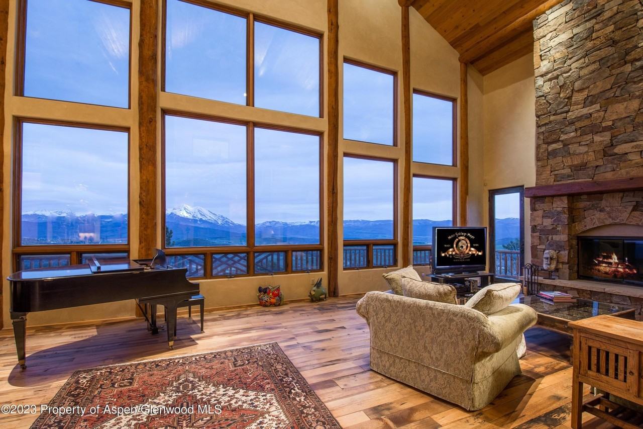 712 Buck Point Rd - Photo 4 of 22