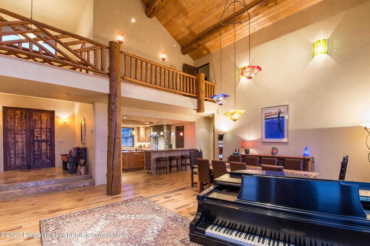 712 Buck Point Rd - Photo 6 of 22