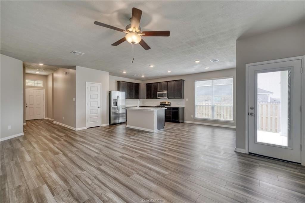 6226 Rockford Dr - Photo 4 of 17