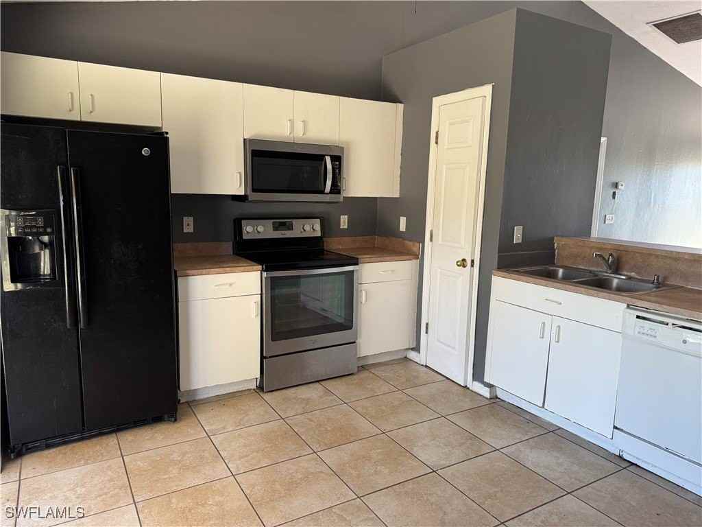 402 Banfield Pl - Photo 2 of 5