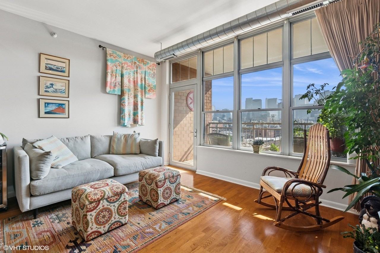 1200 W Monroe St Apt 805 #805 - Photo 5 of 21