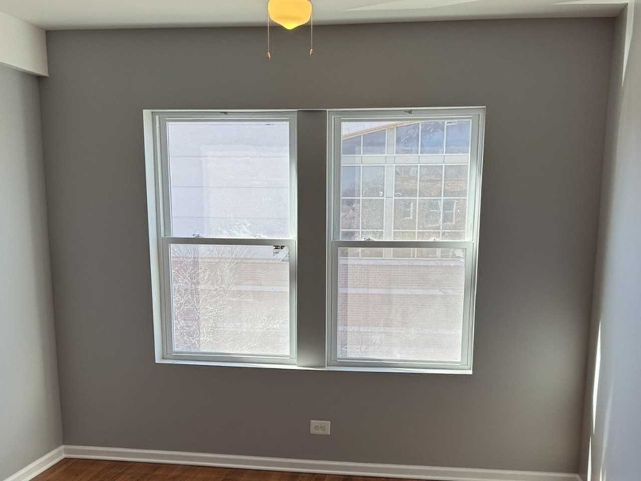 7645 S Cottage Grove Ave Apt 6 #6 - Photo 2 of 8