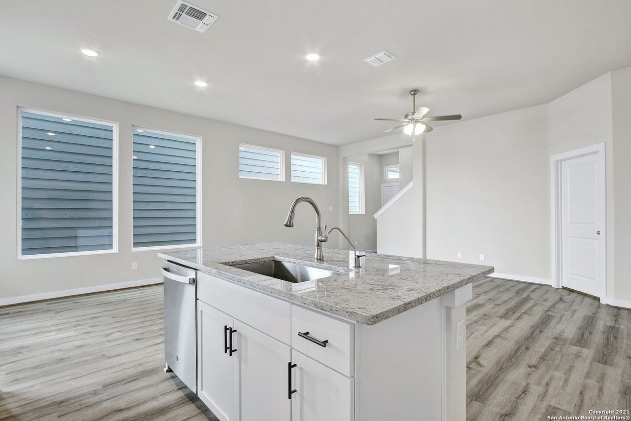 7911 Needle Crk - Photo 6 of 25