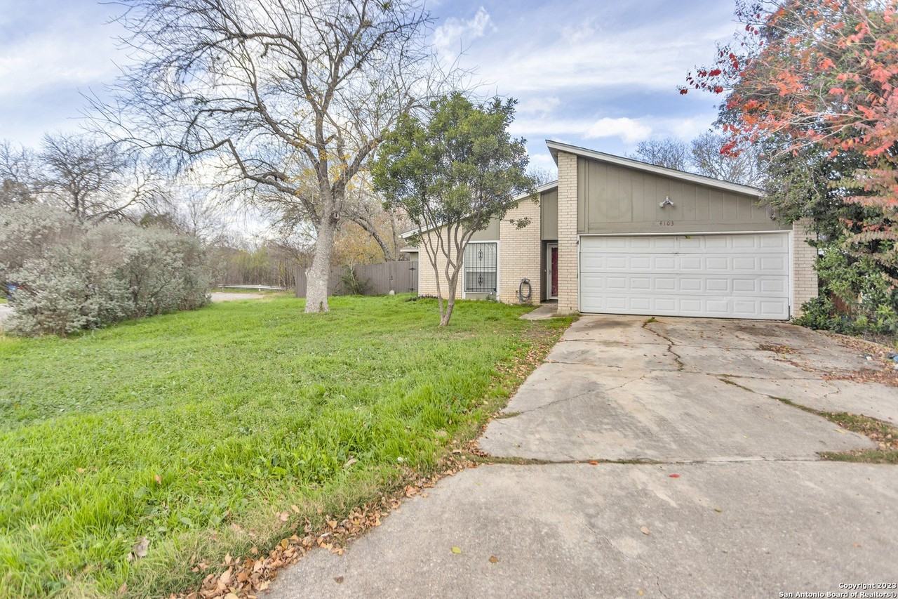 4103 Freestone St - Photo 2 of 26