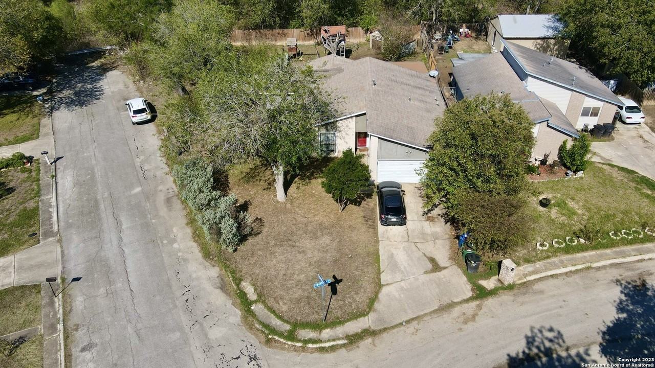 4103 Freestone St - Photo 4 of 26