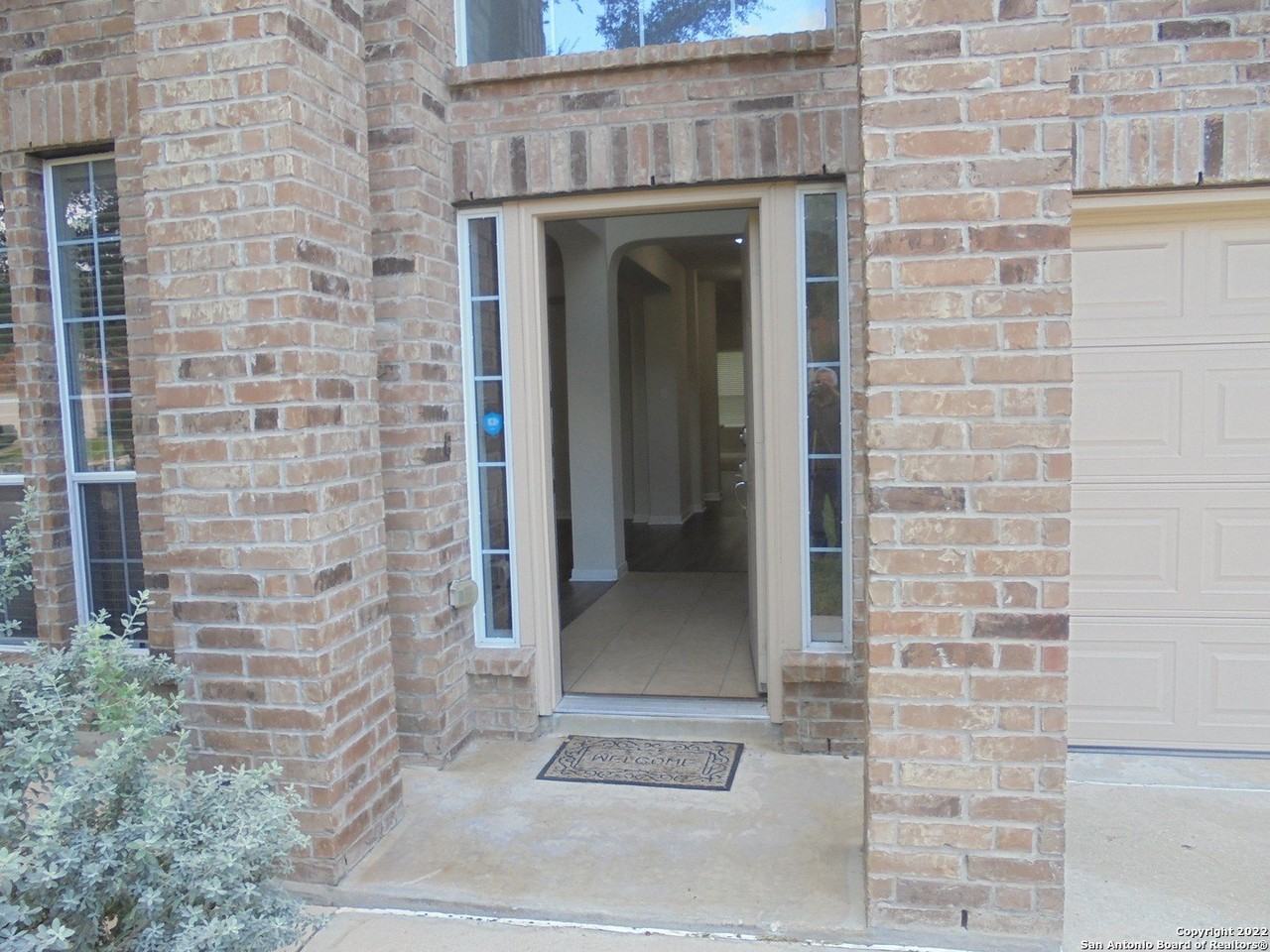 20531 Cliff Park - Photo 3 of 22