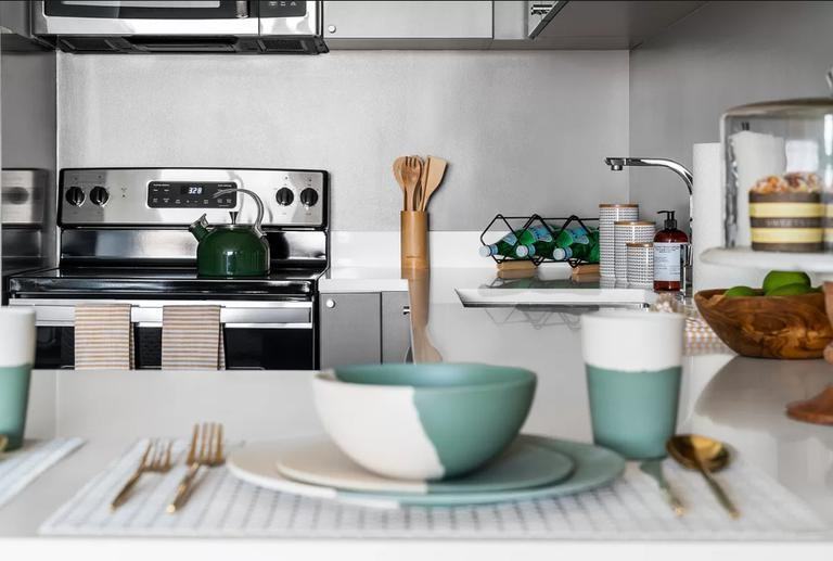 605 Pavonia Ave - Photo 5 of 10