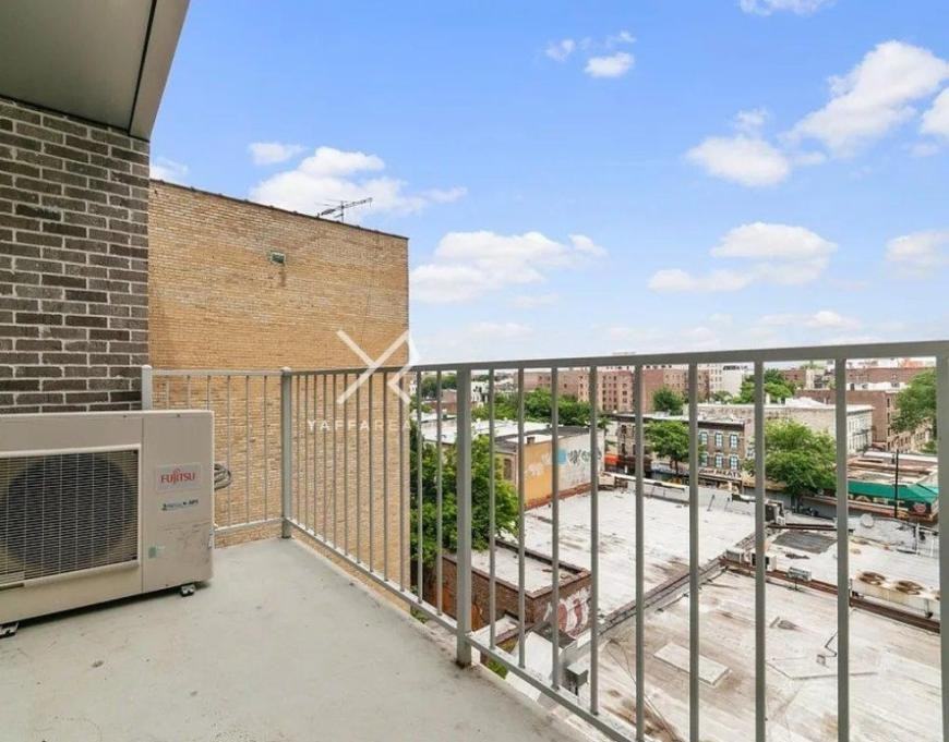 39 E 21st St - Photo 5 of 10