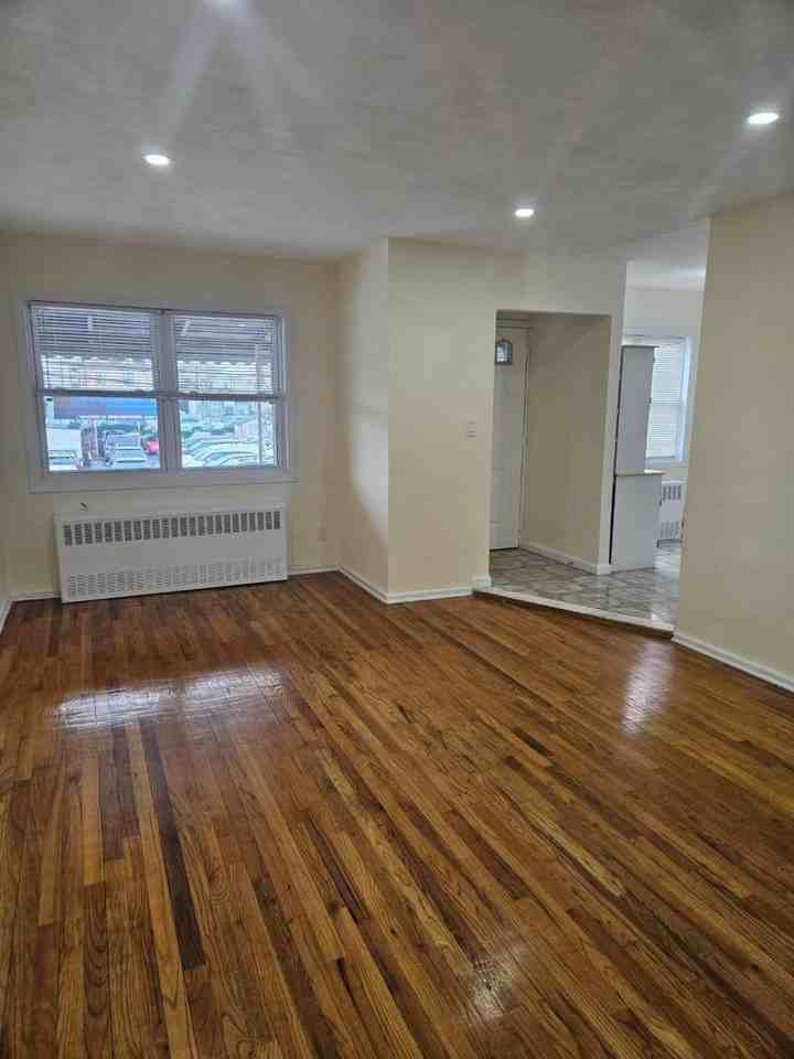 4241 191st St - Photo 2 of 10