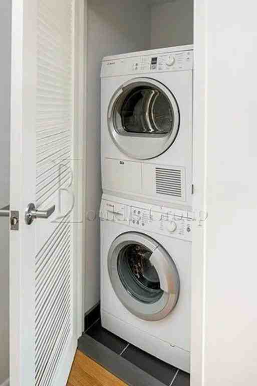 2638 21st St - Photo 5 of 10