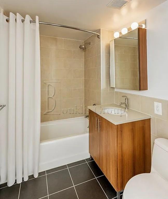 2638 21st St - Photo 7 of 10