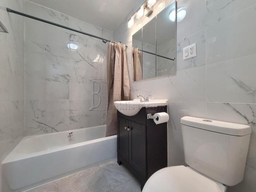 1201 26th Ave - Photo 3 of 9