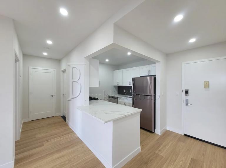 5812 Queens Blvd - Photo 2 of 10