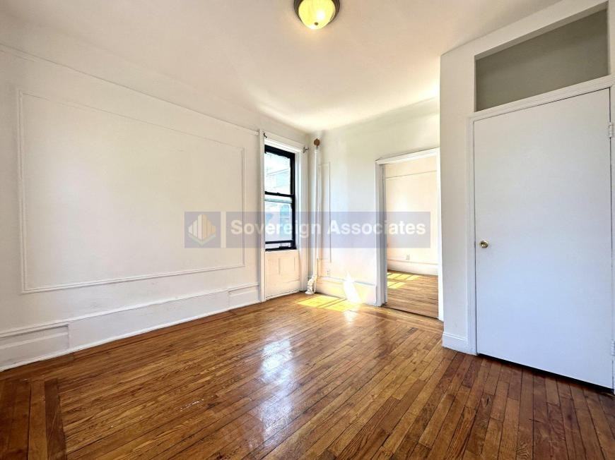 121 La Salle St - Photo 4 of 10