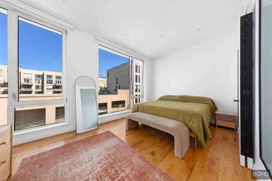 210 N 10th St - Photo 4 of 9