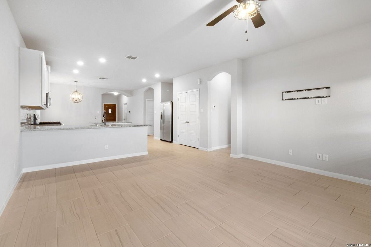 1240 Loma Rnch - Photo 5 of 16