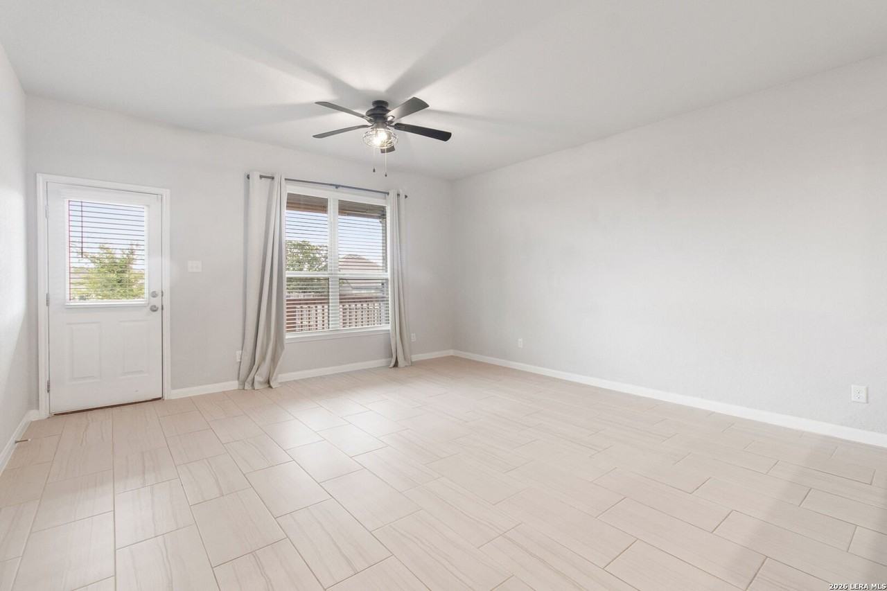 1240 Loma Rnch - Photo 6 of 16