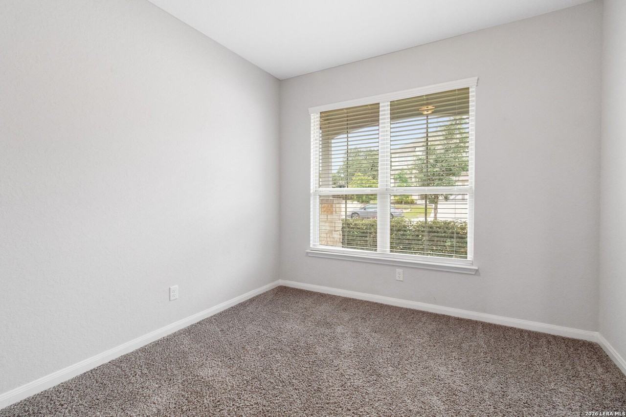 1240 Loma Rnch - Photo 7 of 16