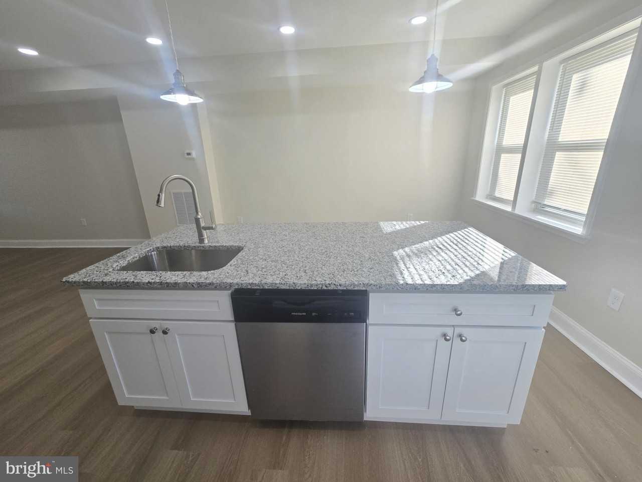 3838 Greenspring Ave - Photo 5 of 23