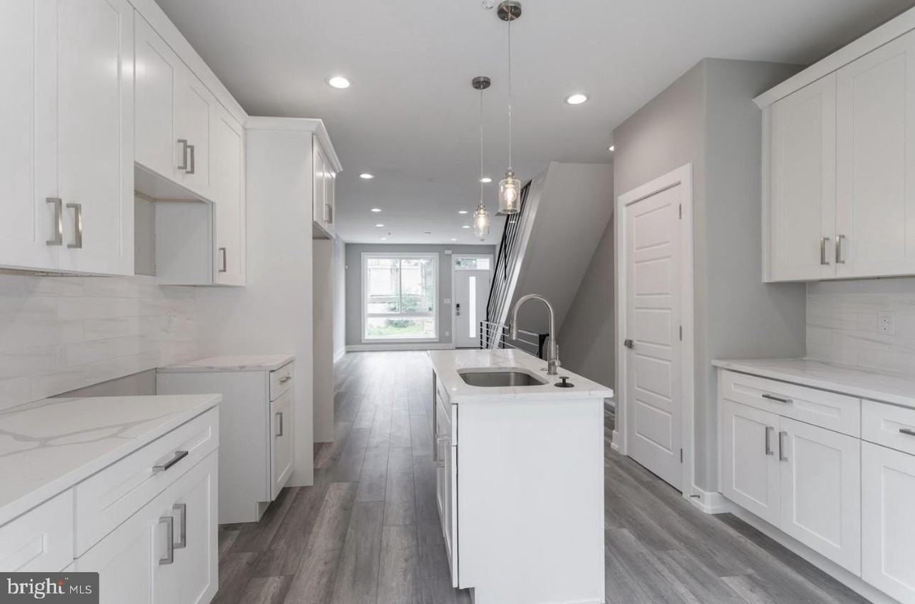 1425 S Hanson St - Photo 6 of 25