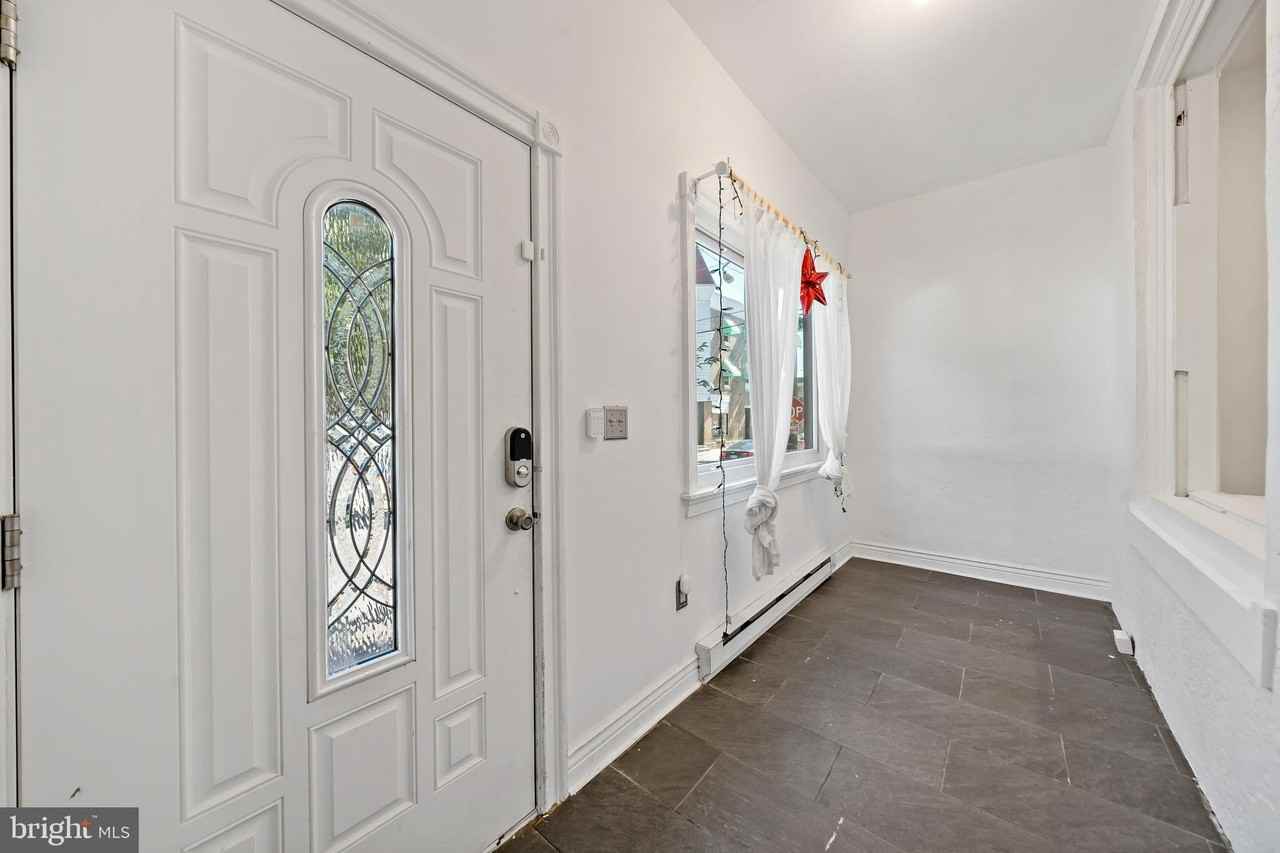 1702 Mifflin St - Photo 3 of 26