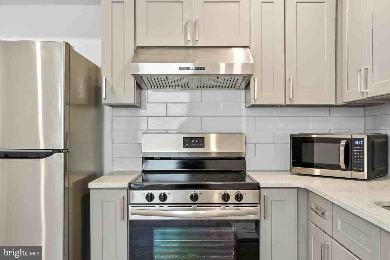 2652 Bridge St - Photo 2 of 31