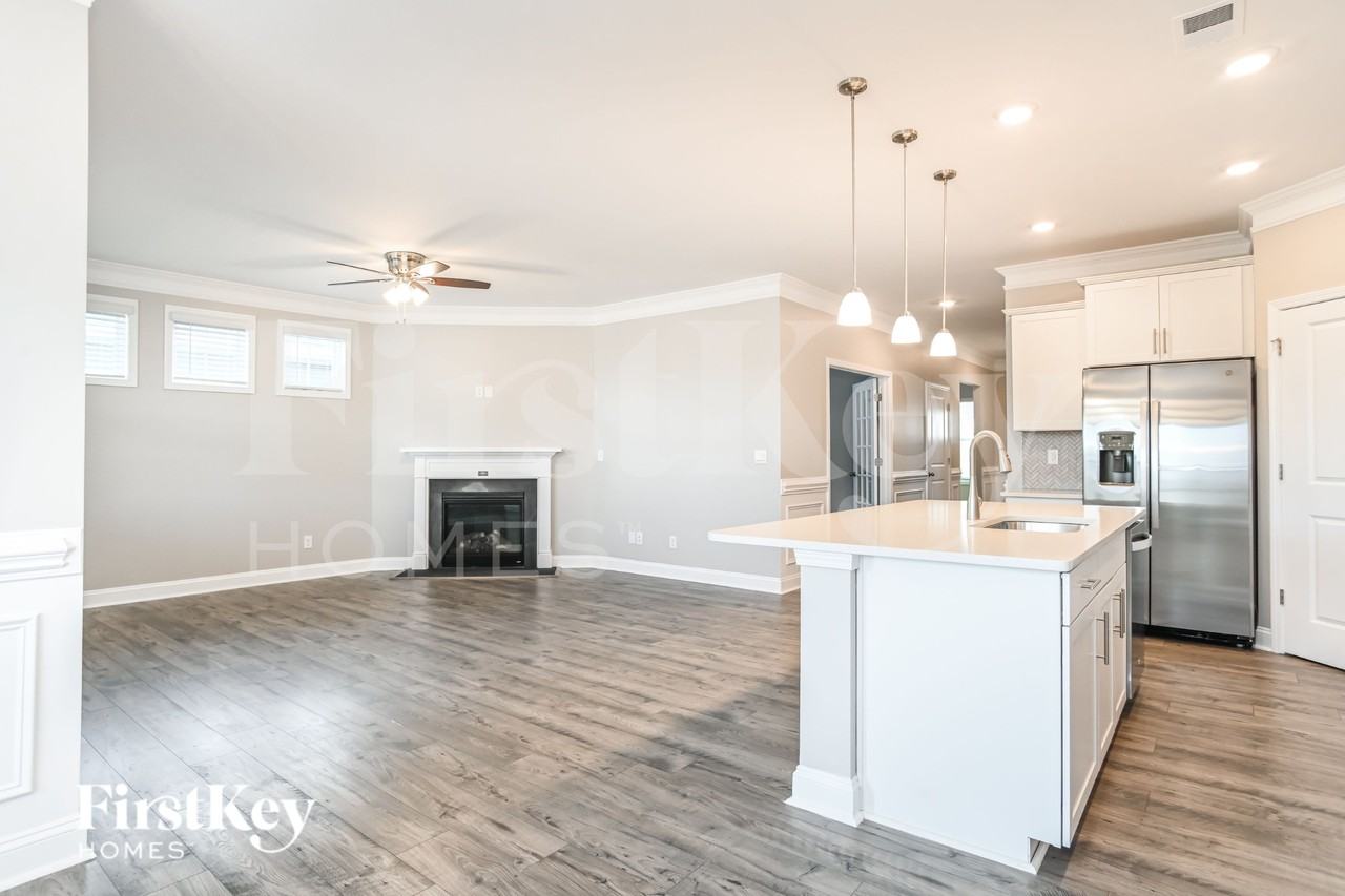 126 Ari Ave - Photo 4 of 19