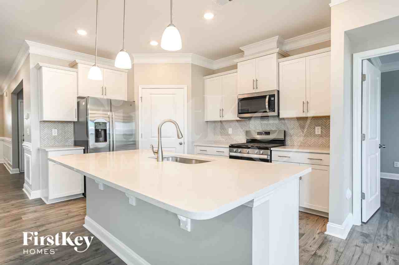 126 Ari Ave - Photo 6 of 19