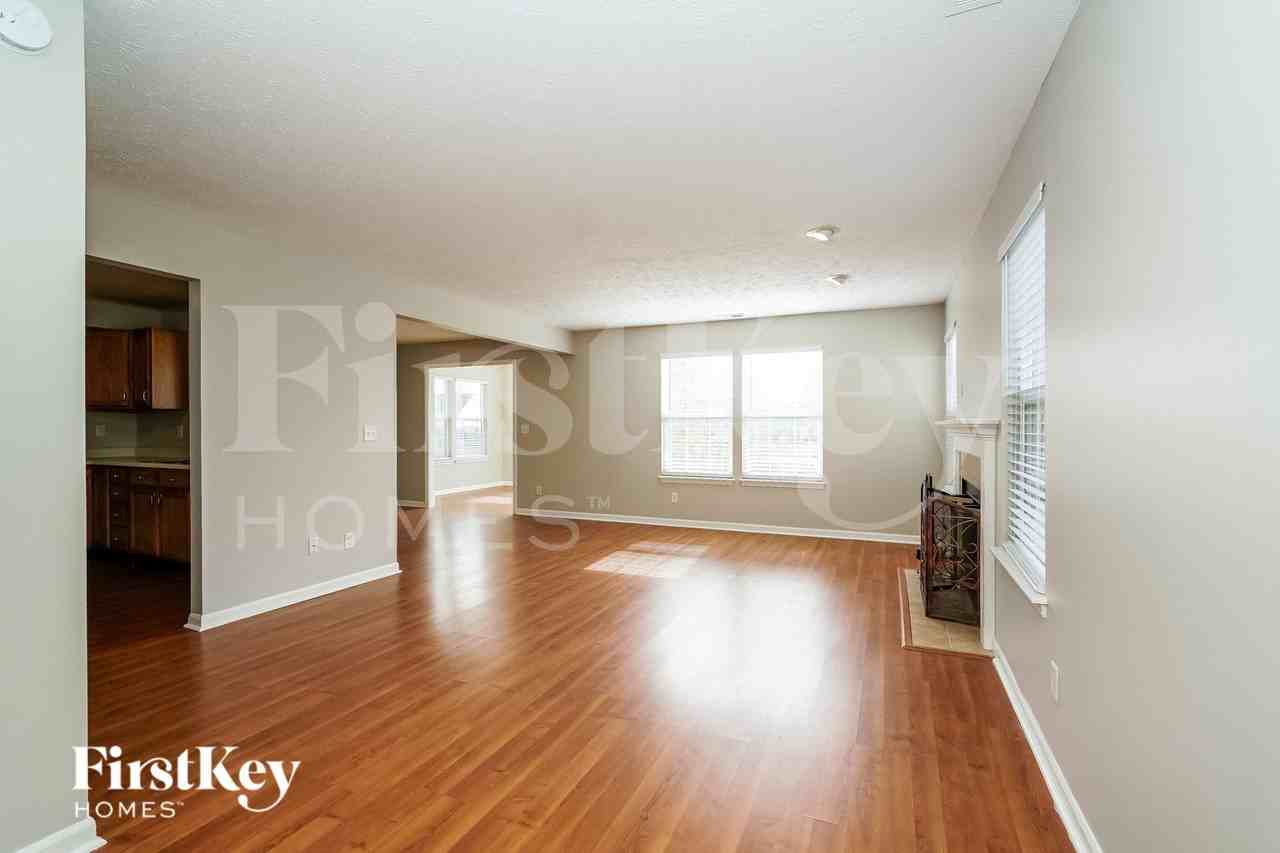 10741 Newgate Ln - Photo 2 of 15