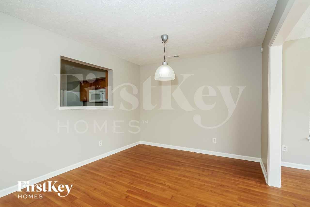 10741 Newgate Ln - Photo 4 of 15